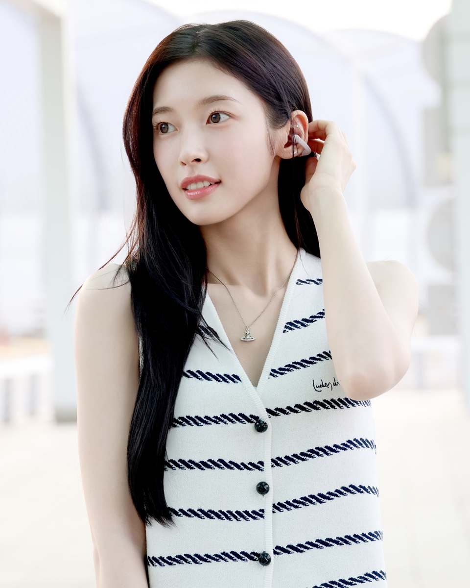 [공항패션]오마이걸 아린·츄 여름룩 추구미는 둘 중 누구? 756-Image